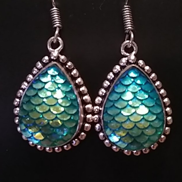 ๐MULTI COLOR DIECLO GLASS Handmade earrings - Picture 9 of 16